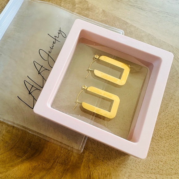 LALA Gold Hoop Earrings in Pink Display Case - Picture 7 of 8